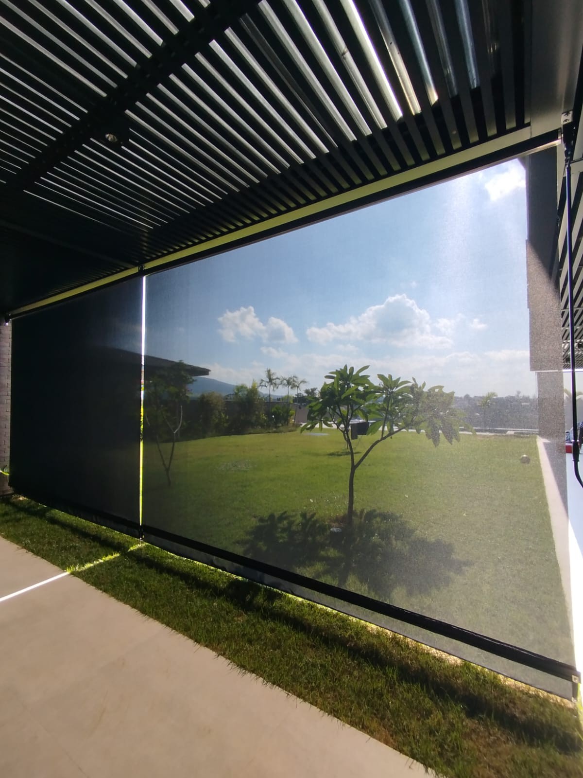 Cortina tela solar com transparência e ventilação — Nova Odessa